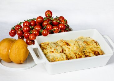 Crepes with Mozzarella and Tomato